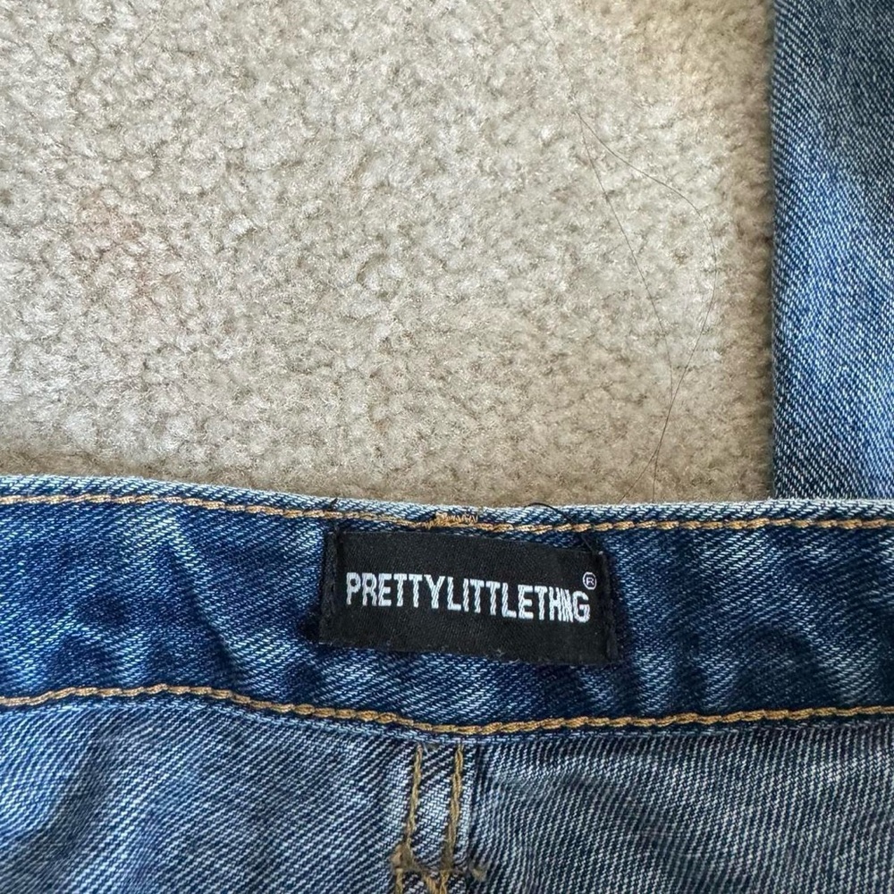 Vintage Wash Pretty Little Thing Split Hem Jeans - Picture 5 of 8